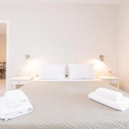 Alvia Apartmanhotel *